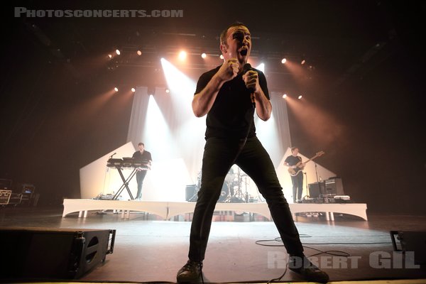 FUTURE ISLANDS - 2022-11-07 - PARIS - Olympia - 